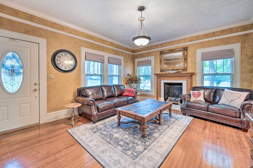 Burgaw House w/ Large Covered Porch & Swing! House in North Carolina