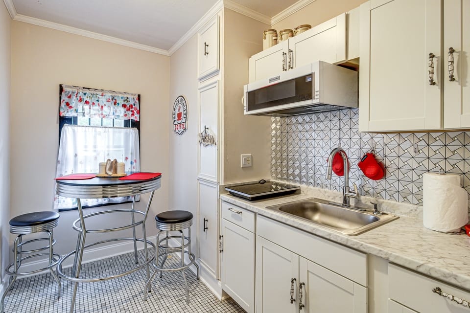Hike & Bike On-Site: Burgaw Apt - 4 Mi to River Apartment in North Carolina