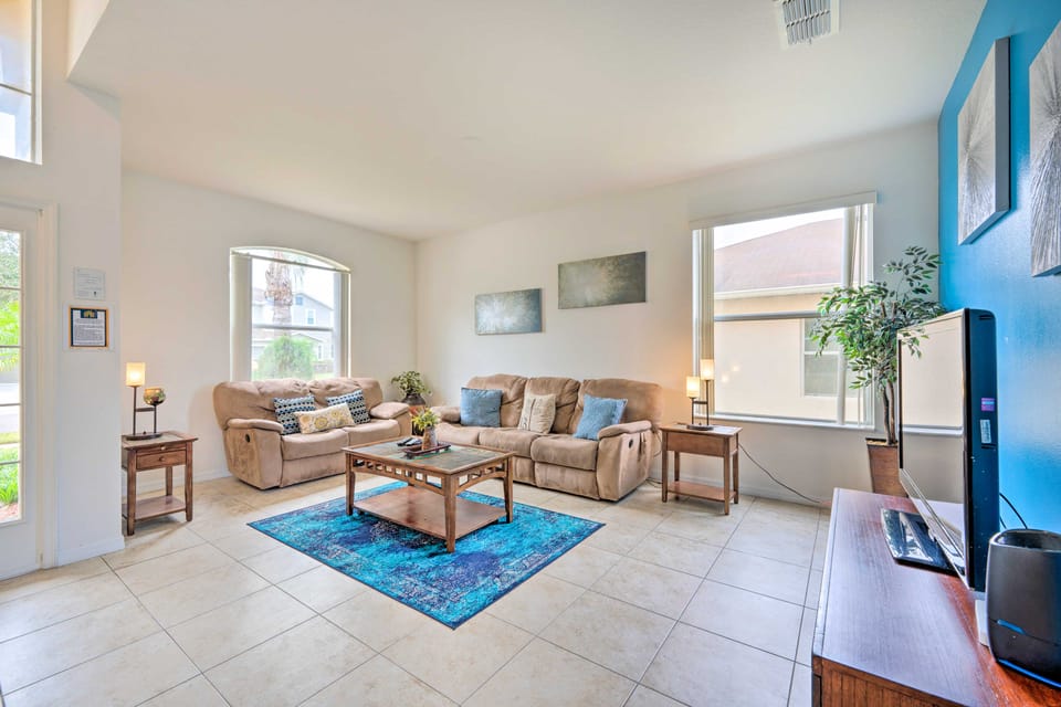 Dog-Friendly Kissimmee Home w/ Lanai + Pool! House in Kissimmee
