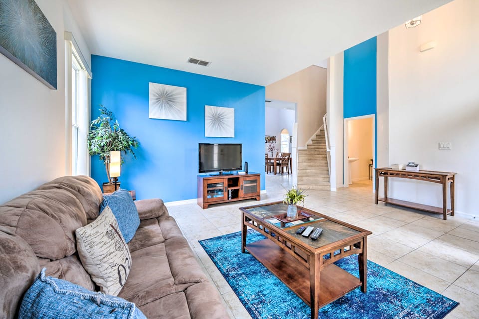Dog-Friendly Kissimmee Home w/ Lanai + Pool! House in Kissimmee