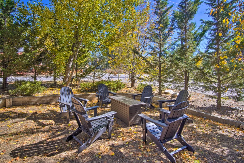 Sunny Home w/ Deck < Half Mi to Bear Mtn Ski! House in Big Bear