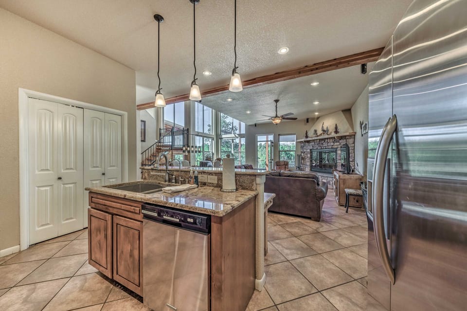 Scenic Ruidoso Home w/ Large Deck + Hot Tub! House in Ruidoso