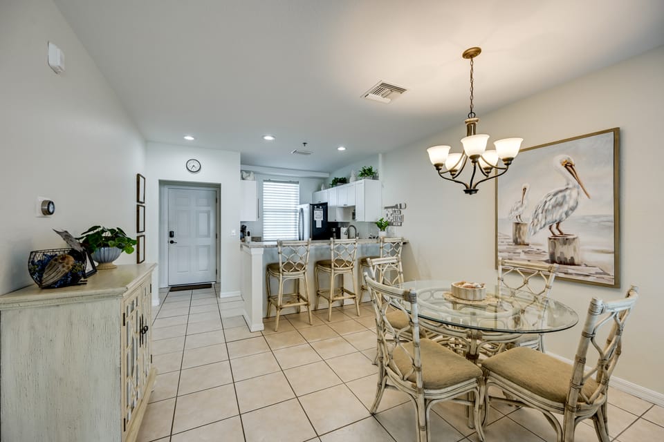 Marco Island Condo w/ Shared Pool & Hot Tub! Apartment in Marco Island