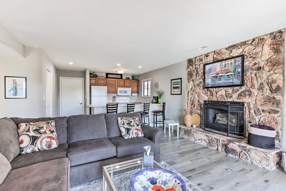 Fireplace & Water Views: Lake Ozark Condo! Apartment in Lake of the Ozarks