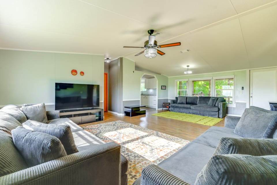 Palatka Hideaway w/ Fireplace & Private Porch House in Florida