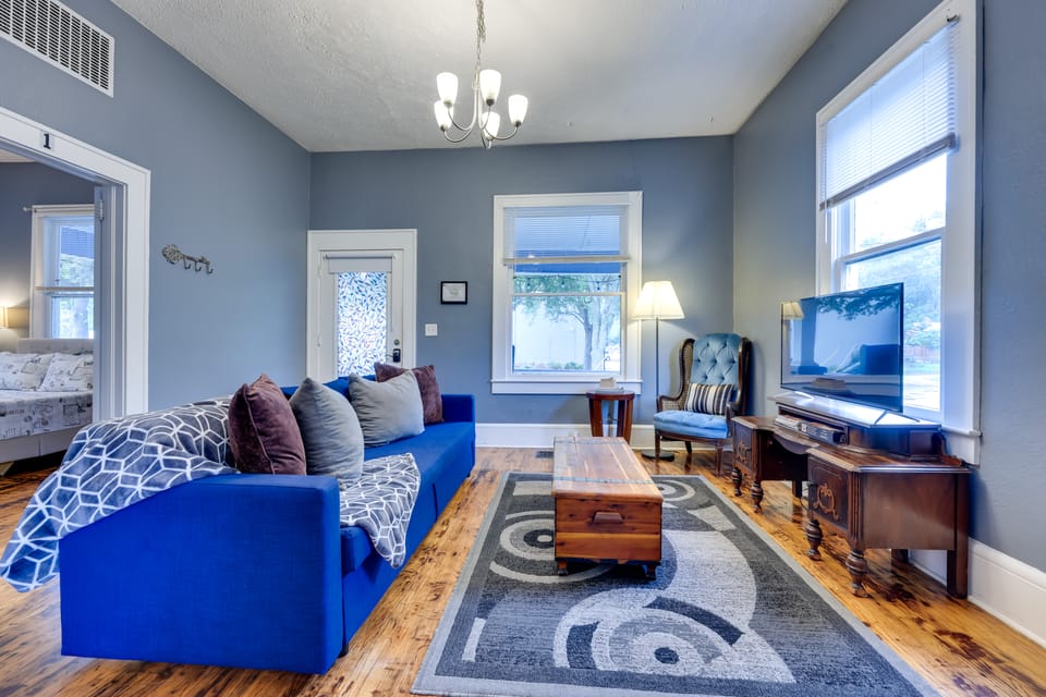 Charming Jacksonville Home ~ 2 Mi to Downtown! House in Jacksonville