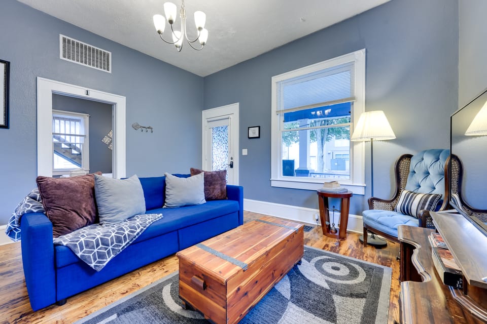Charming Jacksonville Home ~ 2 Mi to Downtown! House in Jacksonville