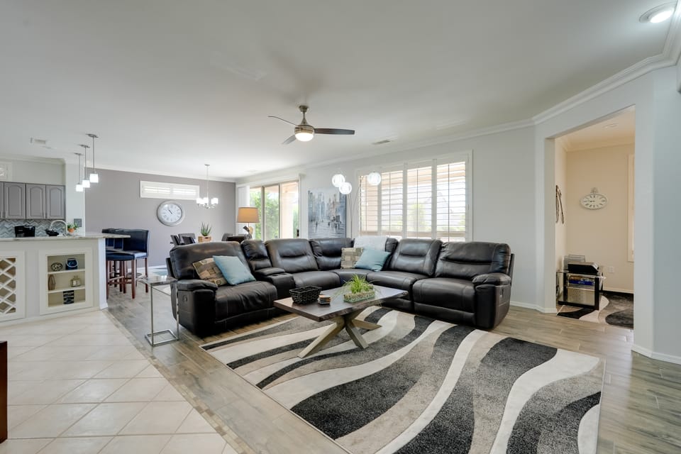Close to Golf! Sunlit Surprise Escape w/ Casita House in Sun City Grand