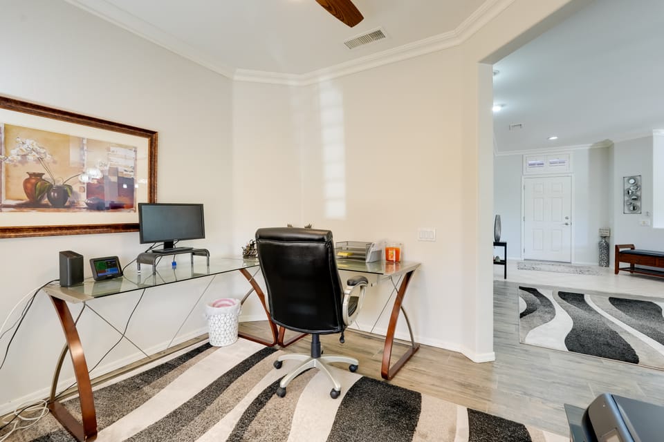 Close to Golf! Sunlit Surprise Escape w/ Casita House in Sun City Grand
