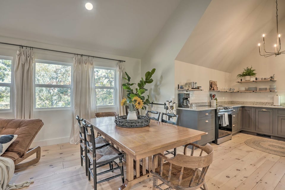 Peaceful Family Escape on Table Rock Lake! Cottage in Roaring River Township