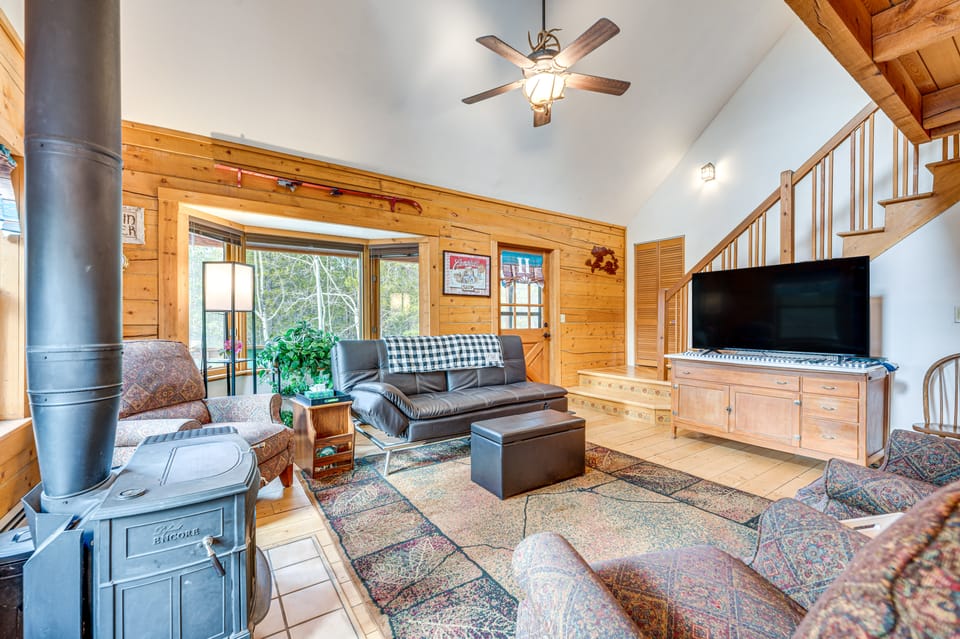 BBQs, Hikes & Fireside Nights: Cabin in Black Hawk House in Colorado