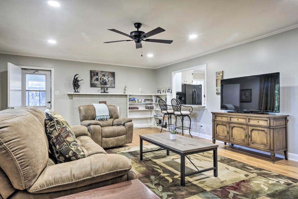 Waterfront Durham Oasis, Close to Everything! House in Cary