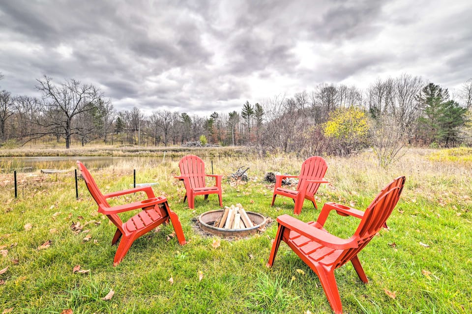 Game Room & On-Site Snow Trails! Bellaire Retreat House in Michigan