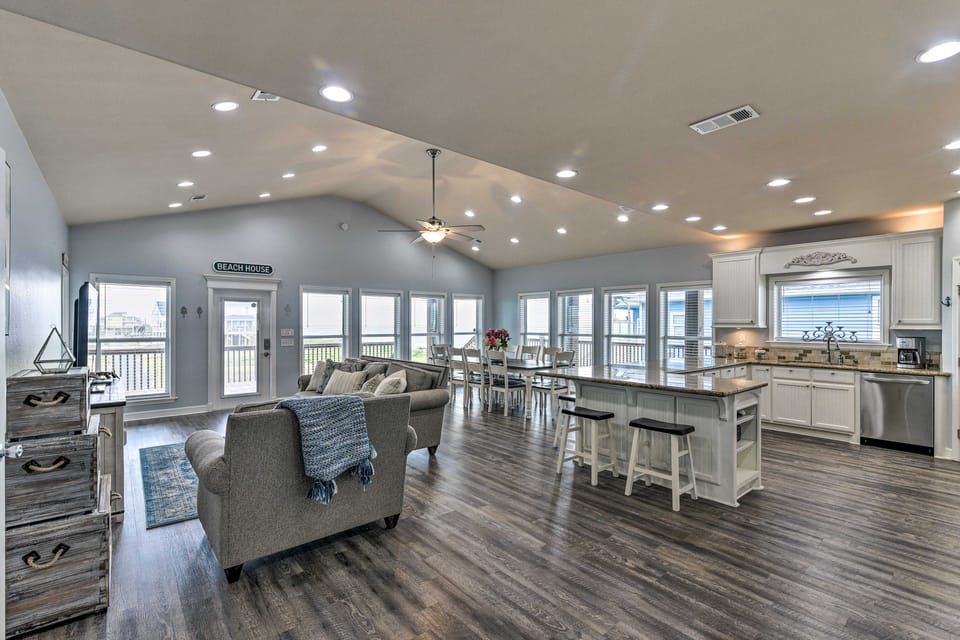 Group Getaway w/ Deck, Steps to Crystal Beach! House in Bolivar Peninsula