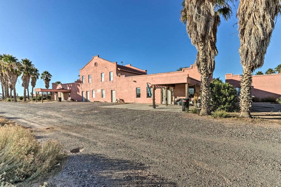 Eloy Desert Oasis w/ Courtyard & Pool Access! Apartment in Eloy