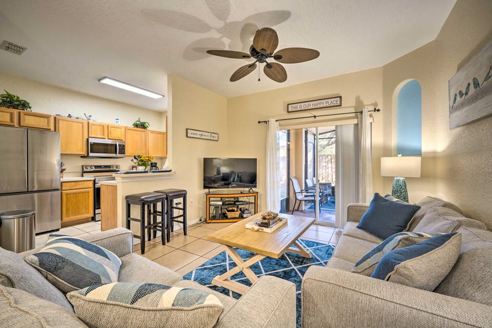 Regal Palms Escape w/ Lanai: Near Pool & Disney! Apartment in Four Corners