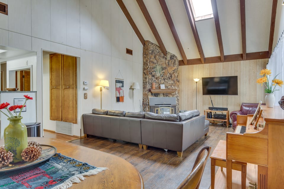 Ski, Hike & Fish: Big Bear Lake Home w/ Fire Pit House in Big Bear