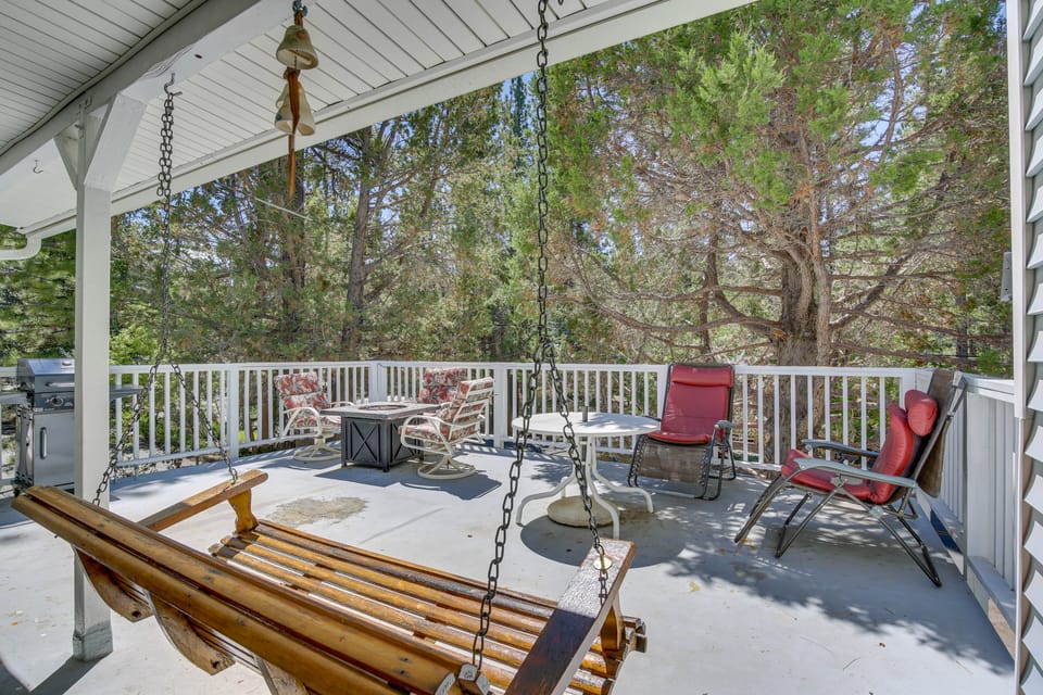 Ski, Hike & Fish: Big Bear Lake Home w/ Fire Pit House in Big Bear