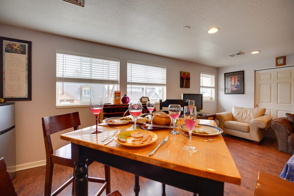 Springfield Apt w/ Deck + Central Location! Apartment in Springfield