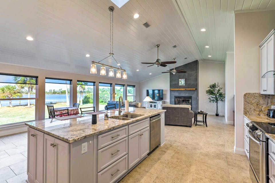 Waterfront Callaway Bayou Home w/ View & Boat Slip House in Bay County