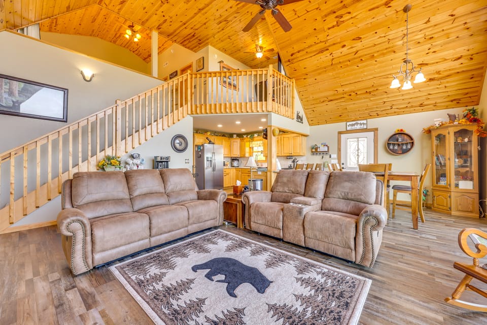 Mountain-View Murphy Cabin w/ Shared Fire Pit House in Tennessee