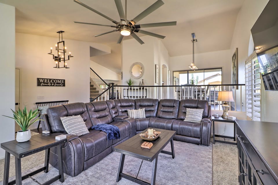Complimentary Heated Pool: Goodyear Getaway! House in Goodyear