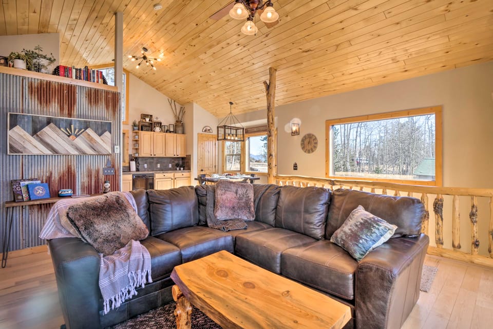 Family-Friendly Jefferson Cabin w/ Amazing Views! House in Park County