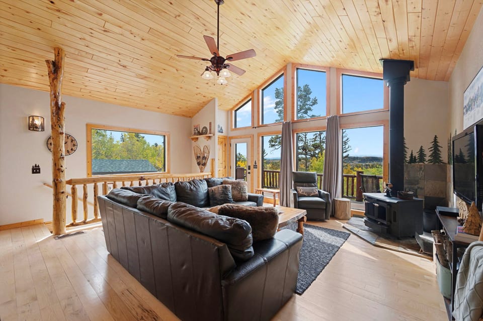 Family-Friendly Jefferson Cabin w/ Amazing Views! House in Park County
