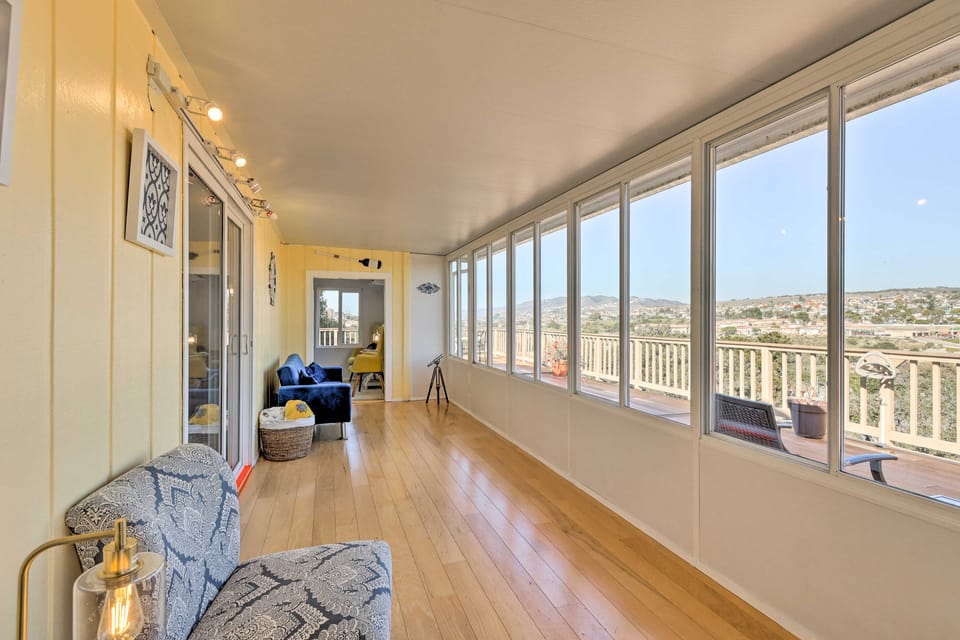 Retro House w/ Deck & Arroyo Grande View House in Grover Beach