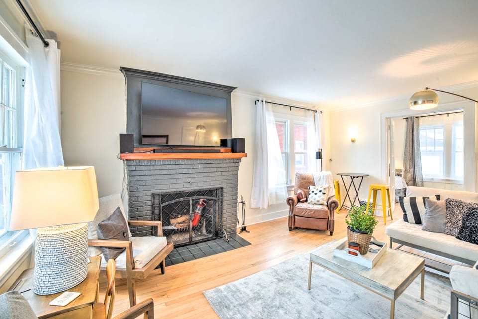 South Bend Home < 1 Mi to Notre Dame! House in South Bend