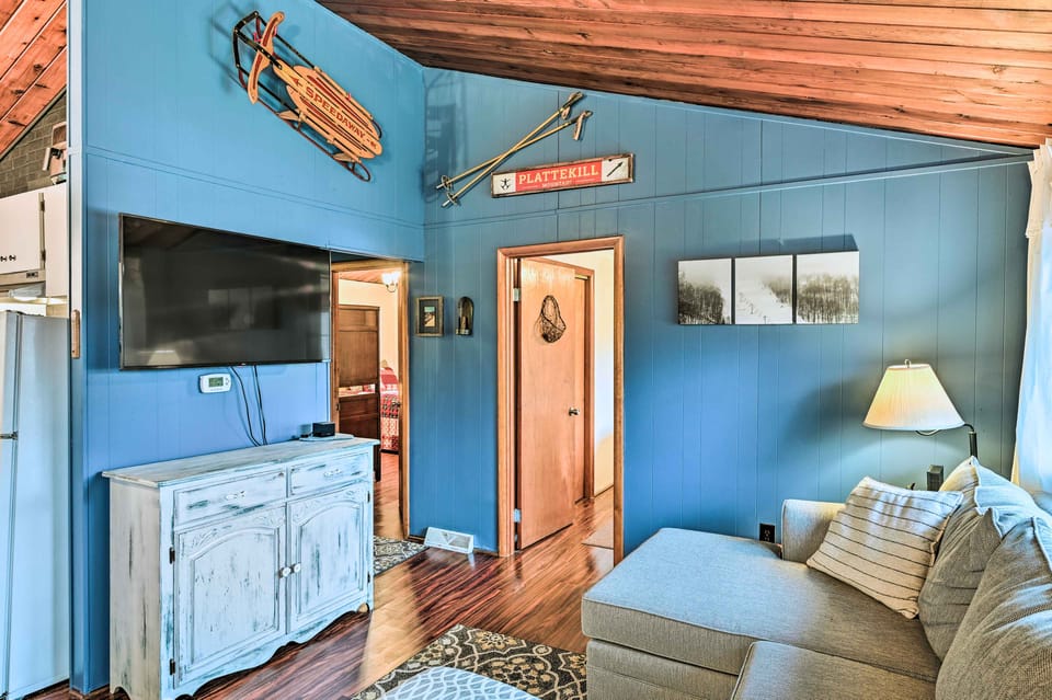 Cozy Catskills Escape, 3 Mi to Plattekill Mtn House in Capital District, NY, USA