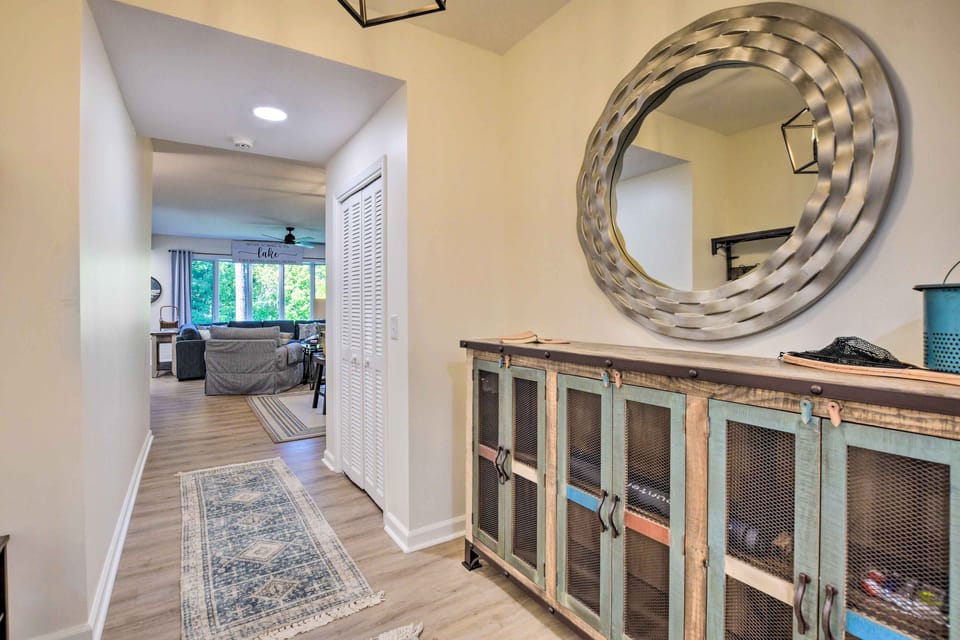 Keowee Keys Condo w/ Resort Amenities Access! Apartment in Lake Keowee
