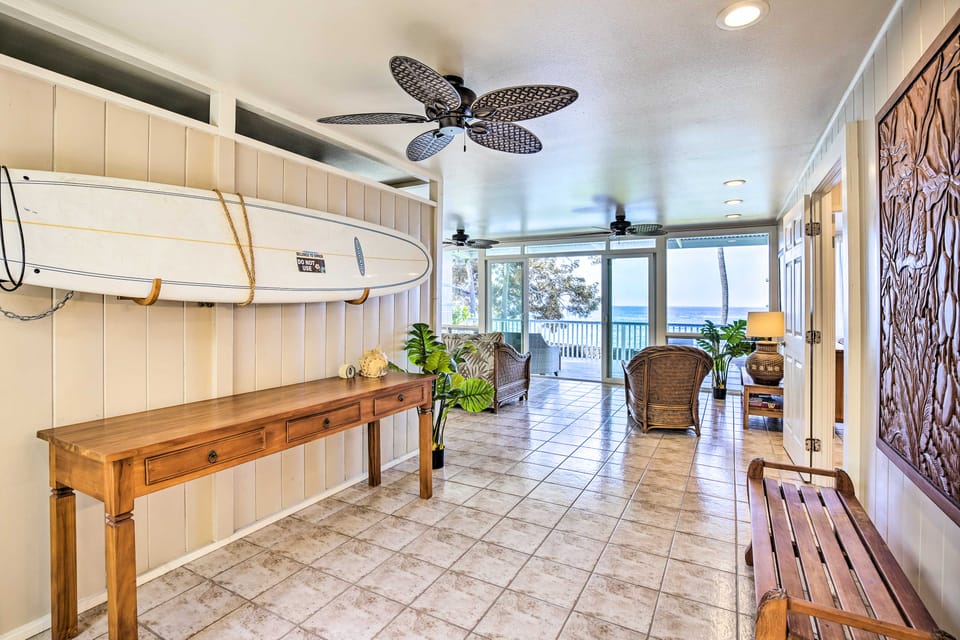 Bright & Airy Beach House w/ Oceanfront Views House in Holualoa