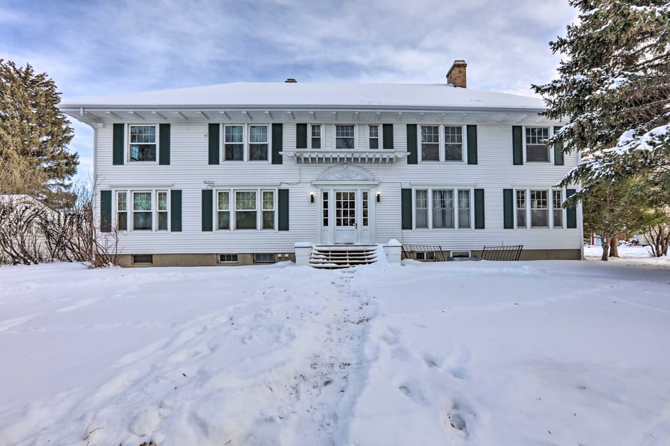 2nd-Floor Dillon Apt - Near University & Fishing! Apartment in Idaho