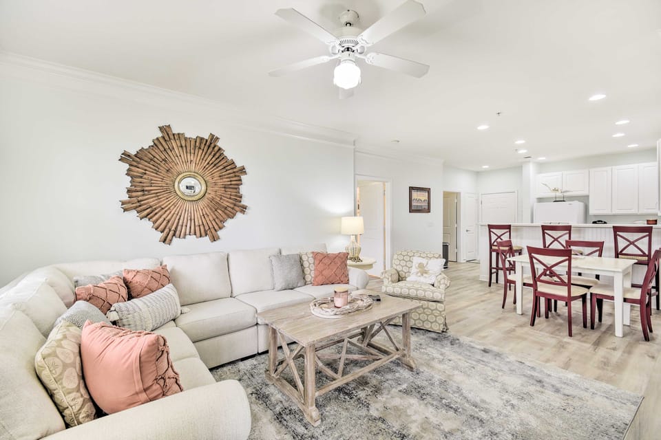 Calabash Condo w/ Patio + Golf Course Views! Apartment in South Carolina