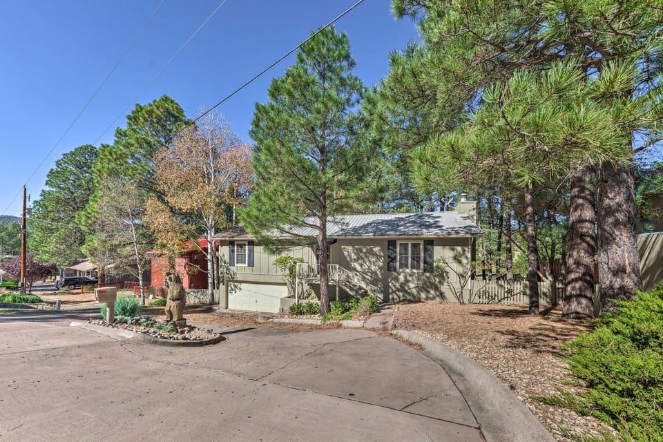 Ruidoso Getaway w/ Deck, Golf Course Views! House in Ruidoso