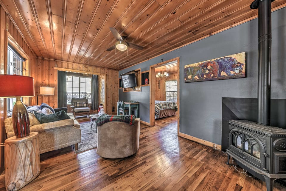 Ruidoso Cabin w/ Grill - Near Grindstone Lake! House in Ruidoso