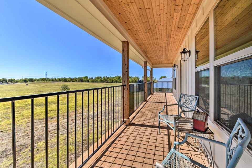Dog-Friendly Apartment ~ 32 Mi to Fort Worth! Apartment in Texas