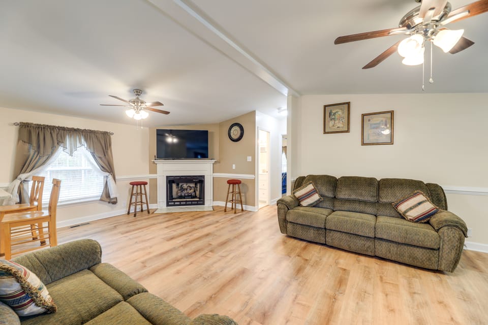 Cozy New Bern Getaway < 2 Mi to Trent River! House in New Bern