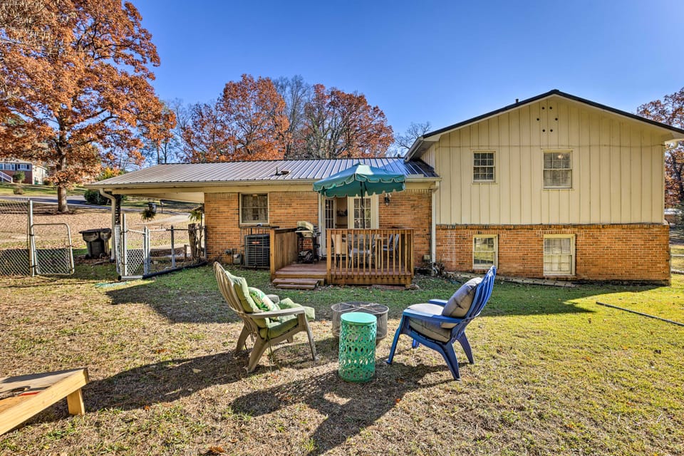 Modern Birmingham Escape w/ Yard + Fire Pit! House in Birmingham