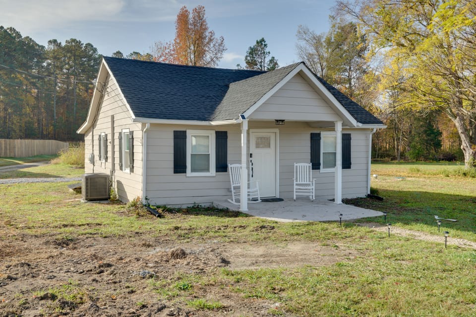 Cozy Blackstone Getaway < 2 Mi to Downtown! House in Virginia