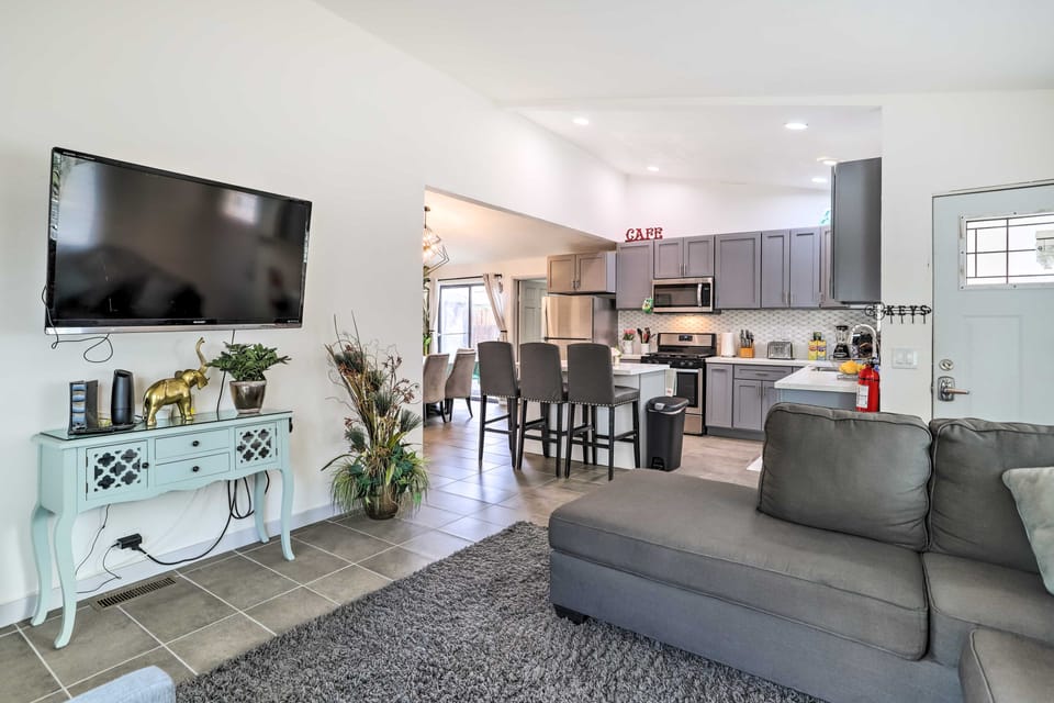 4 Mi to Airport: Poolside Retreat in Palm Springs! House in Palm Springs