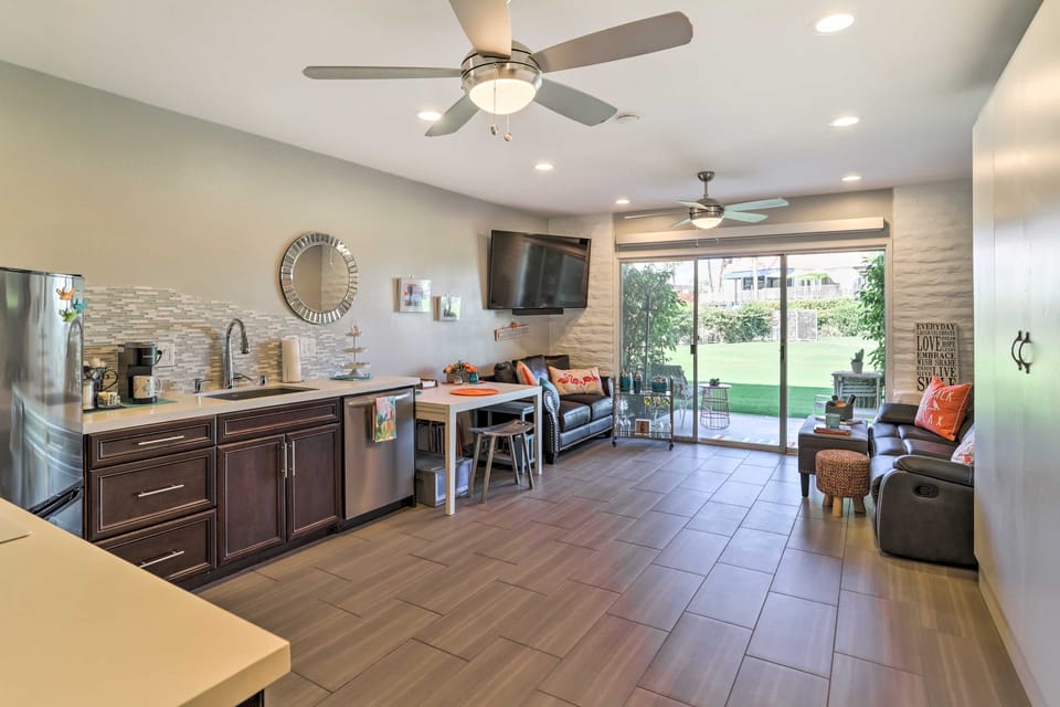 Pool & Hot Tub Access: Palm Desert Studio Condo Apartment in Palm Desert