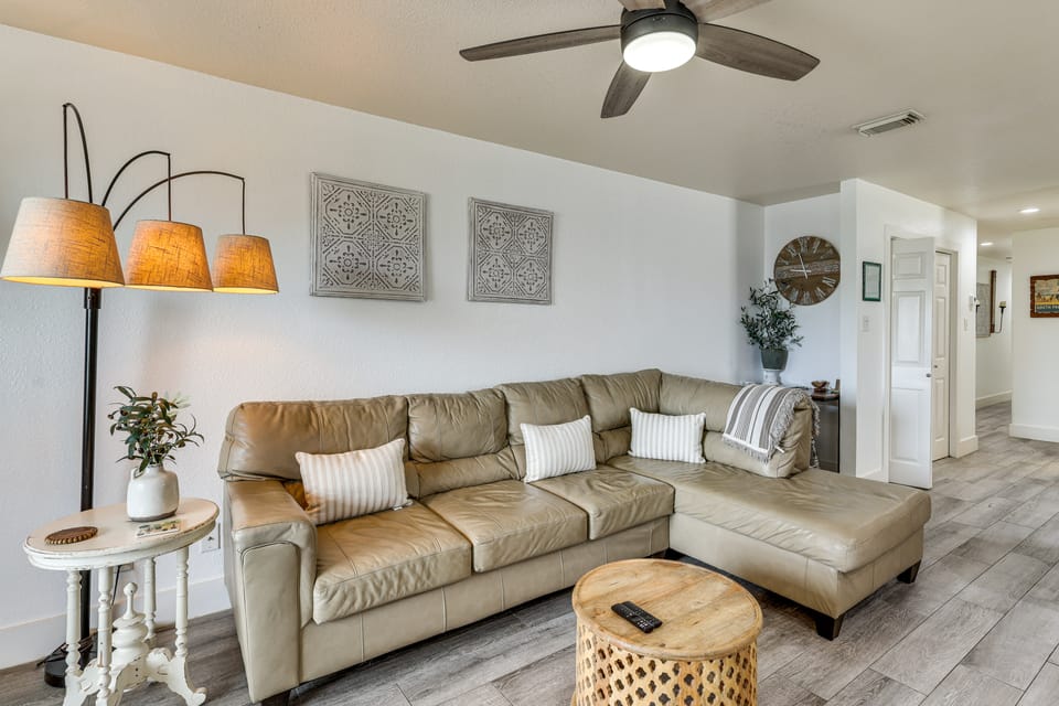 South Padre Island Getaway - Newly Renovated! Apartment in South Padre Island