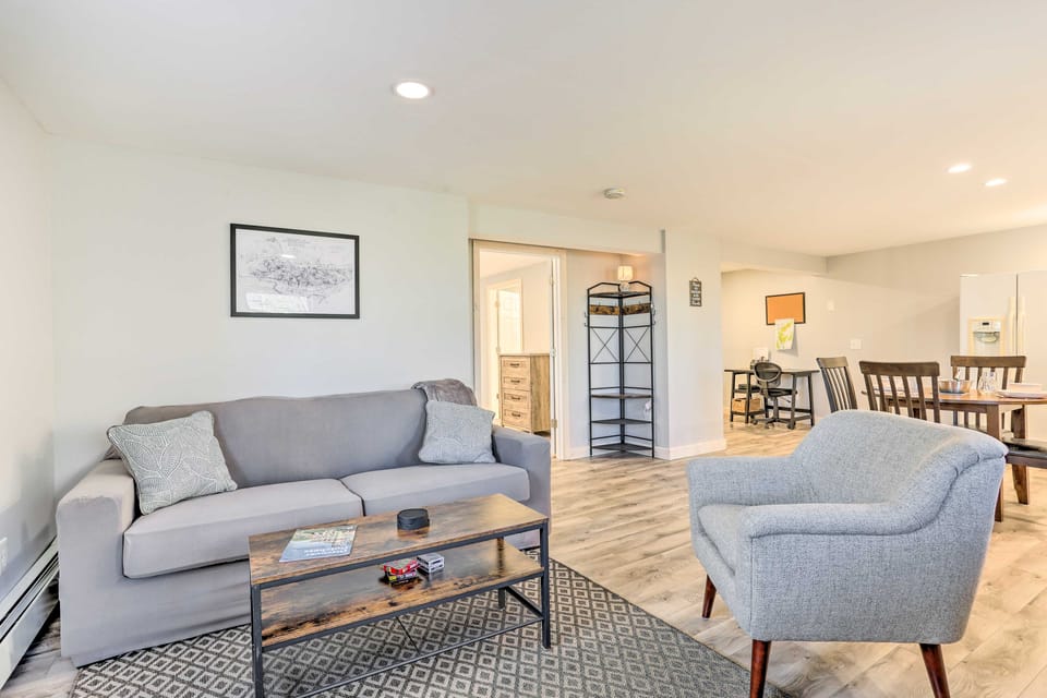 Charming Beacon Apt w/ Fire Pit: Near Hiking! Apartment in Hudson Valley