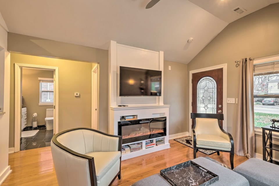 Luxe Lyndon Home < 11 Mi to Dtwn Louisville! House in Jefferson County