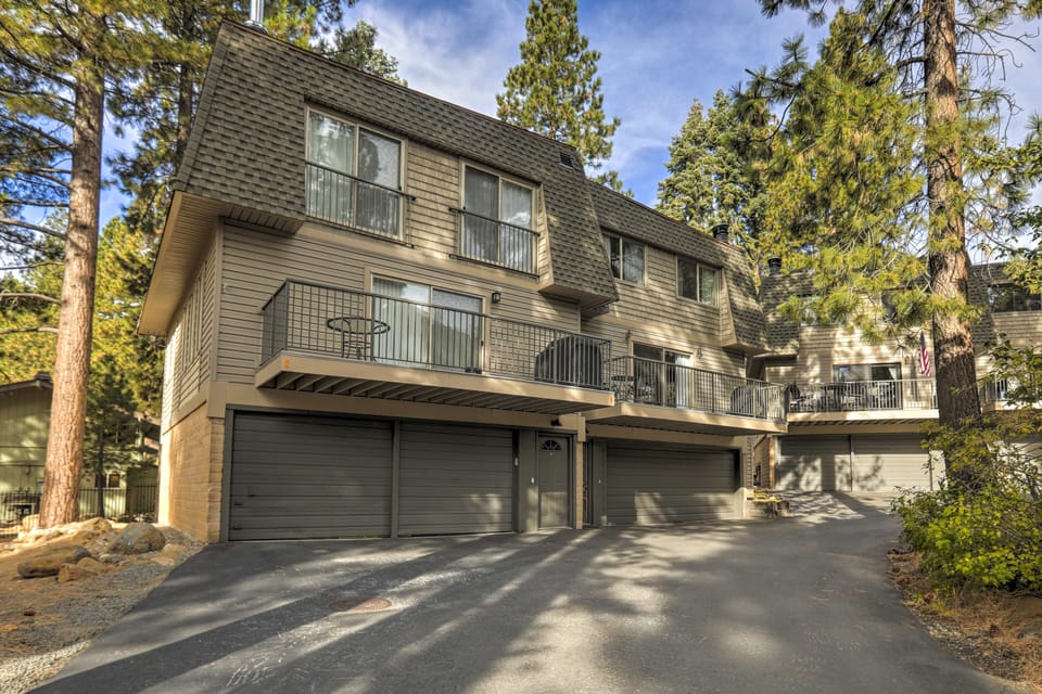 3 Mi to Skiing! Incline Village Retreat w/ Sauna Apartment in Incline Village