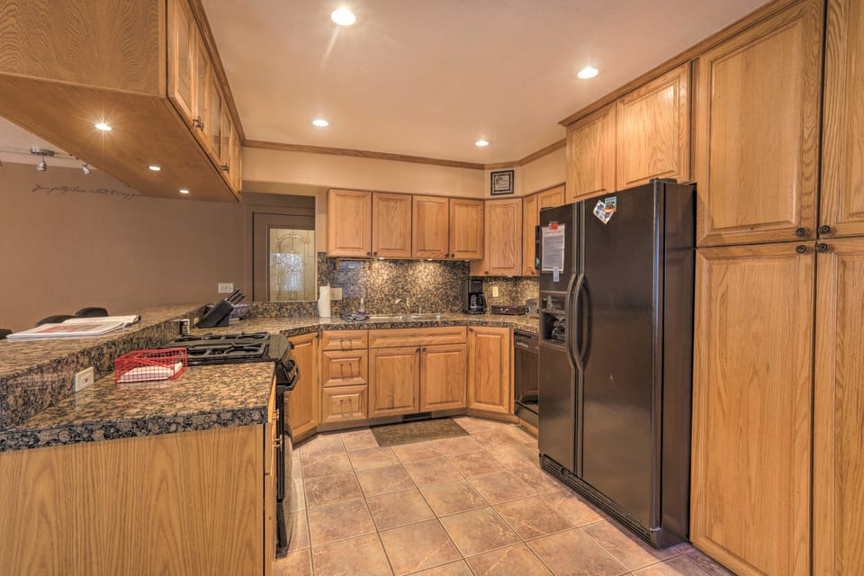 3 Mi to Skiing! Incline Village Retreat w/ Sauna Apartment in Incline Village