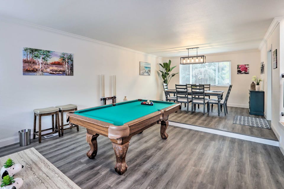 Relax Fireside & Play Pool! Home 4 Mi to Dtwn Reno House in Reno