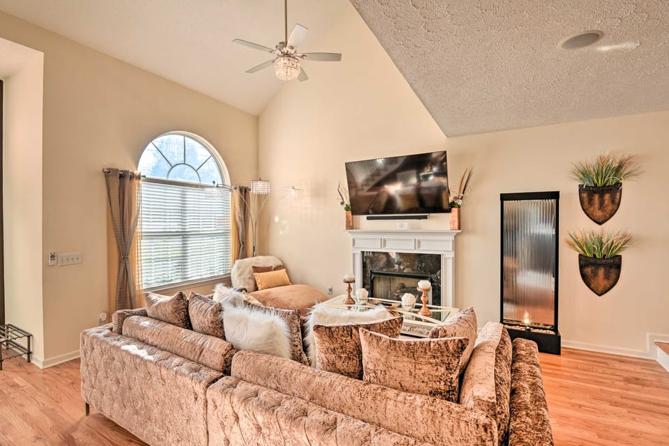 Charming Nashville Home ~ 6 Mi to Downtown! House in Nashville